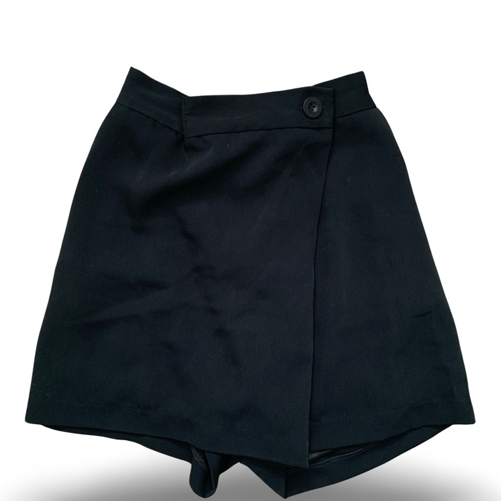 Elegant Women's Black Skort